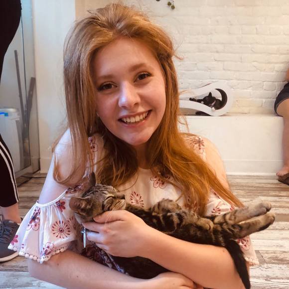 Meet your Posher, Anna - Picture 1 of 1